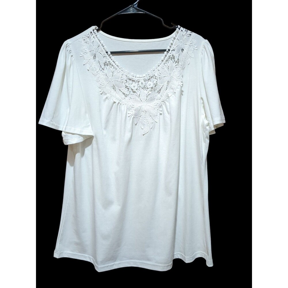 B  Women's XL White Short Sleeves Hole Embroidered Round Neck Tunic NWOT